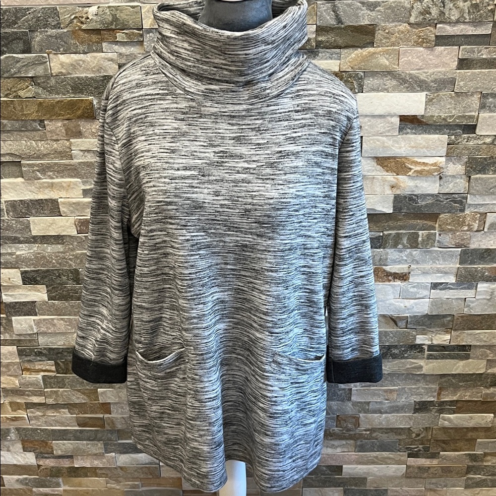 Liz Claiborne Heathered Gray Top